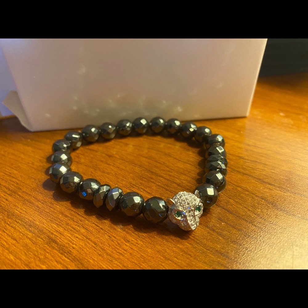HEMATITE Beads Bracelet Green Eyed Cougar - Picture 4 of 13
